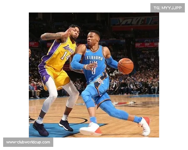 雷霆单兵防守轮番消耗 既施压持球人又封堵传球路线